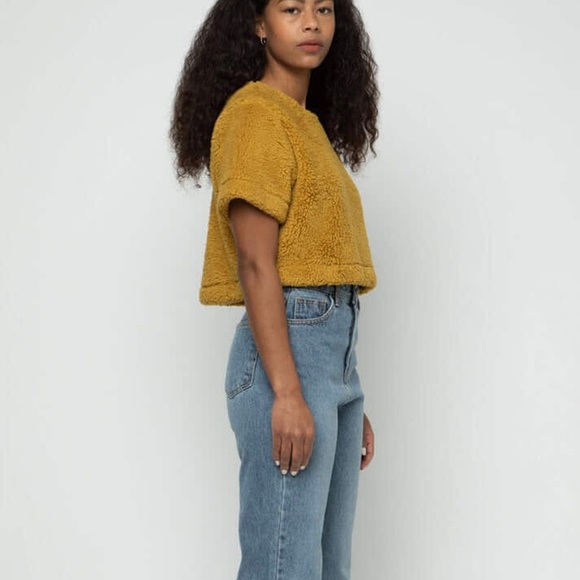 OAK & FORT Crop Sherpa Sweater In Mustard Yellow Size. Large - Picture 5 of 7